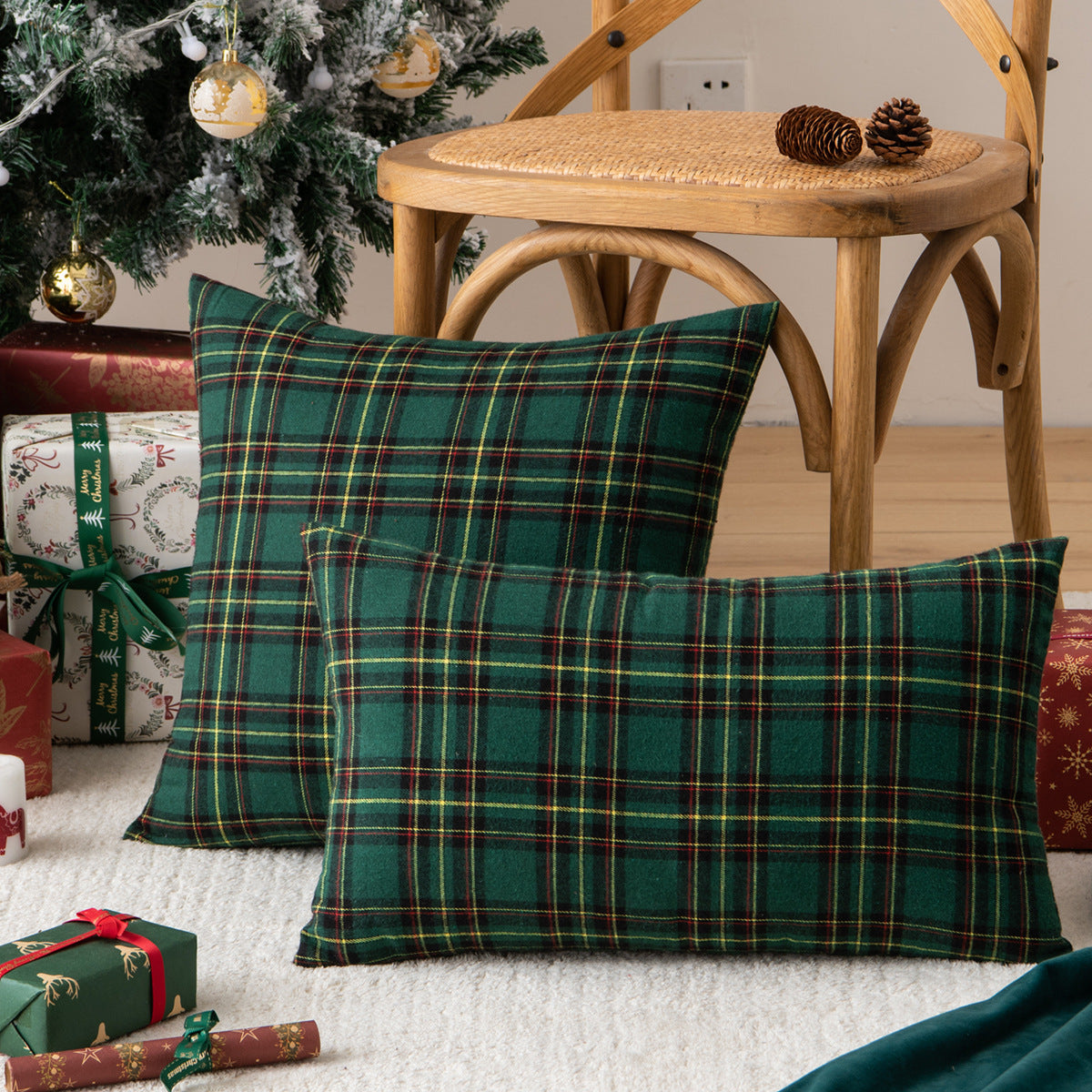 Traditional Plaid Cushion Cover